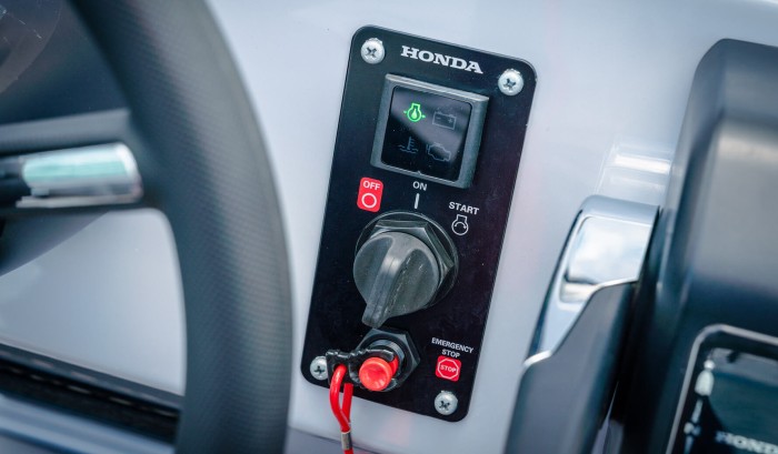 Standard Rigging Kit Included