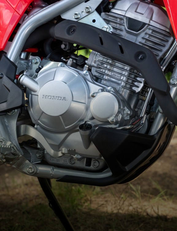 Powerful single-cylinder engine Powerful single-cylinder engine