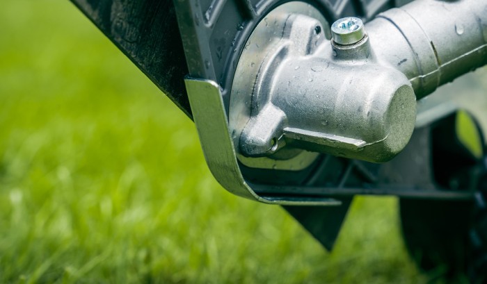 Long lasting metal anti-wear strip